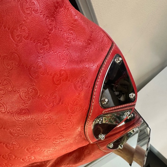 Gucci Red Tassel Shoulder Bag - Picture 6 of 10